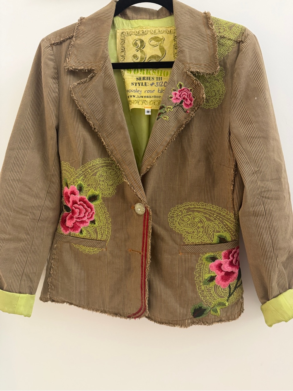 3J workshop brown embroidered details created by Johnny Was. Sz M
